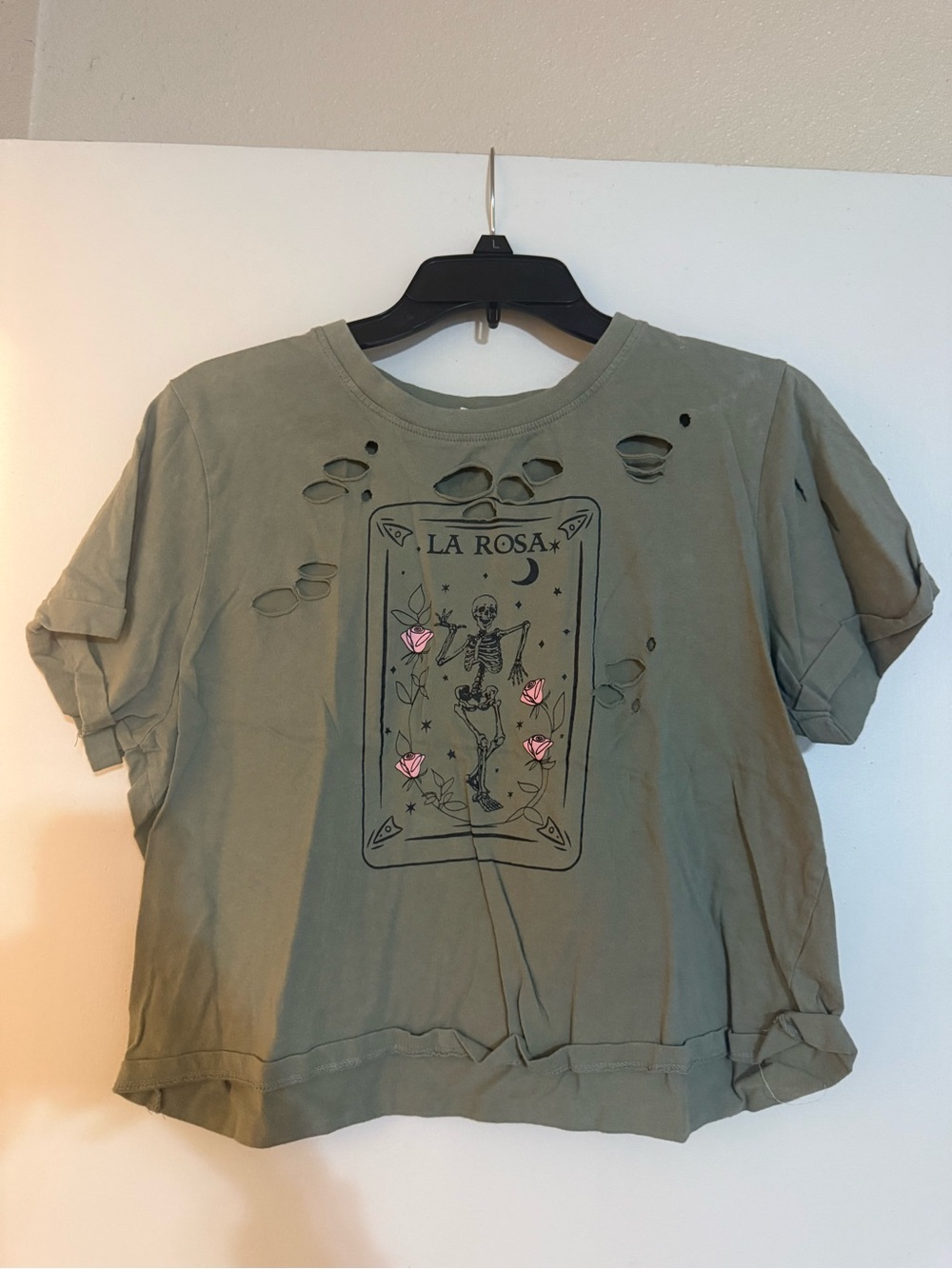 Electric Pink La Rosa Skeleton Rose Distressed Graphic Tee Women’s Large